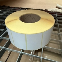 Etiquette Adhésive 70x45 Velin Renforcé Neutre Blanche - Etiquette en rouleaux - Velin - Sans impression